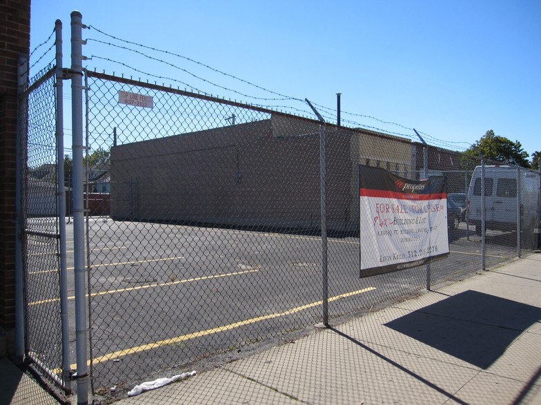 More Photos Of 4507-4511 W Belmont Ave, Chicago Distribution For Sale
