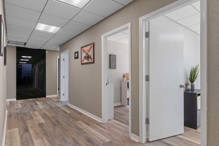 More Photos Of 315 Howell Ave, Brooksville Loft Creative Space For Lease