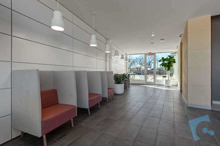 More Photos Of 2101 Westpark Ct, Euless Medical For Lease