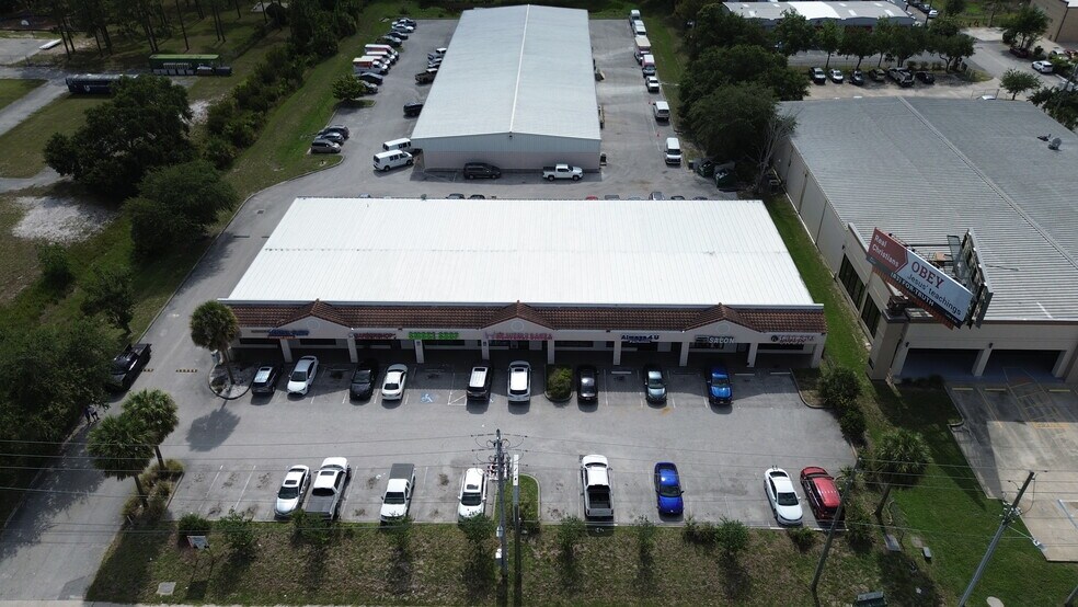 More Photos Of 11601 S Orange Blossom Trl, Orlando Unknown For Lease