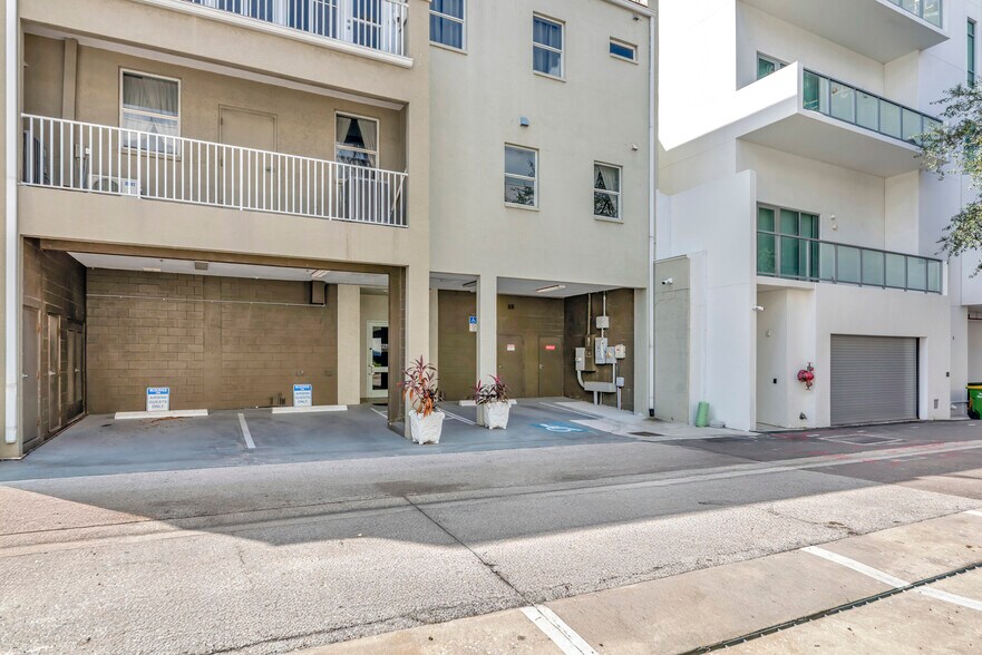 More Photos Of 1345 2nd St, Sarasota Office Residential For Sale