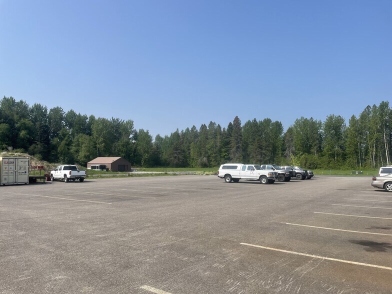 More Photos Of 850 Hawthorne Ave, Ponderay Manufacturing For Lease