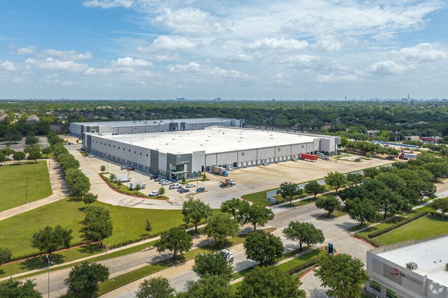 More Photos Of 12510 W Airport Blvd, Sugar Land Distribution For Lease