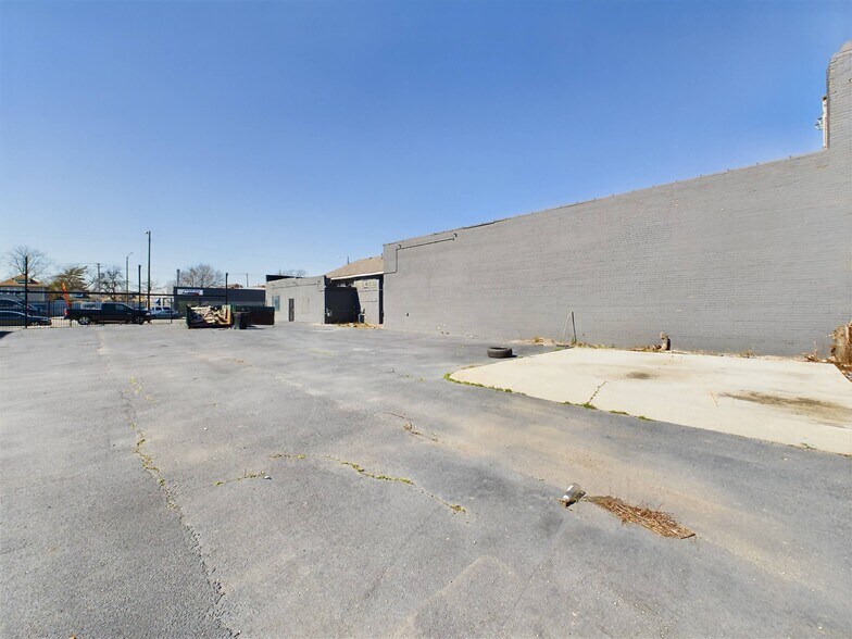 More Photos Of 6743-6753 S Western Ave, Chicago Auto Dealership For Lease