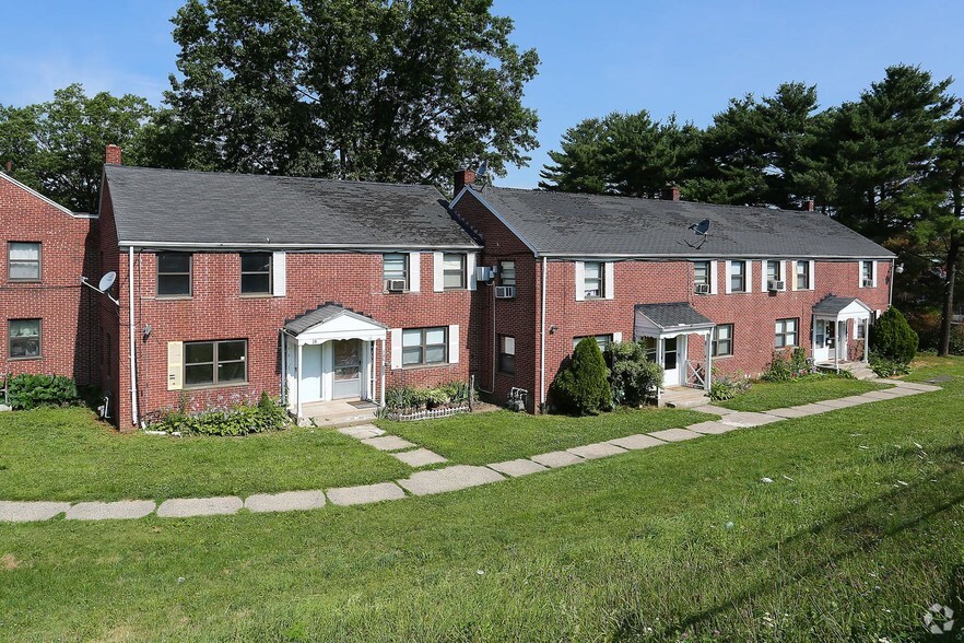 More Photos Of 35 Woodland Dr, Hartford Apartments For Sale