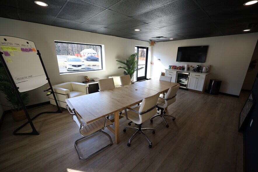 More Photos Of 1615 Bustleton Pike, Feasterville Trevose Warehouse For Lease
