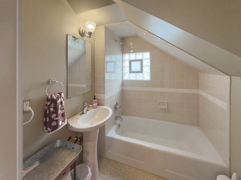 More Photos Of 702-704 N Tejon St, Colorado Springs Office Residential For Sale