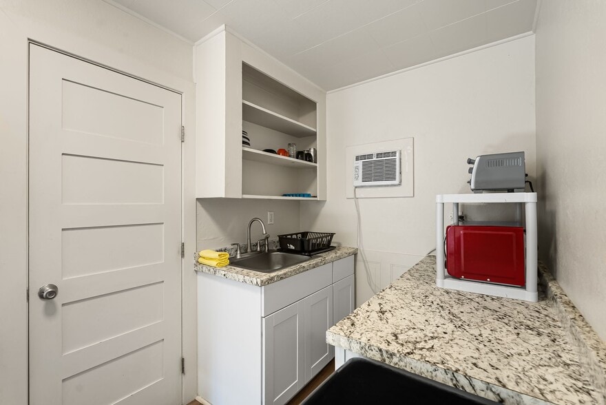 More Photos Of 501 N 4th Ave, Sandpoint Hotel For Sale