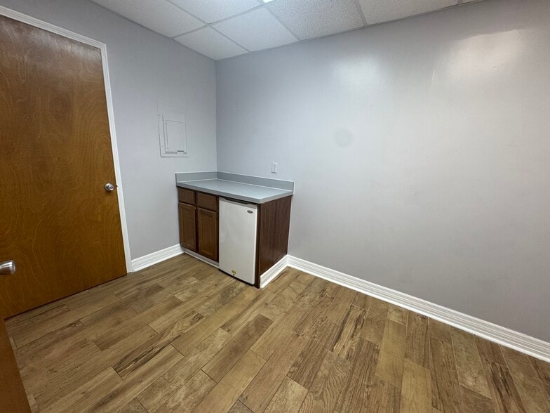 More Photos Of 3938 Sunbeam Rd, Jacksonville Medical For Sale