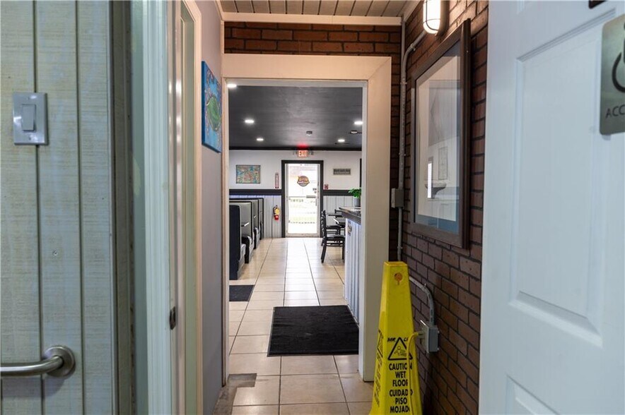 More Photos Of 3300 Norwich St, Brunswick Restaurant For Sale