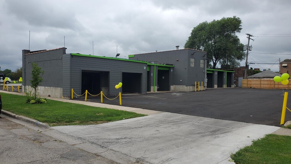 More Photos Of 801 W Roosevelt Rd, Maywood Carwash For Sale