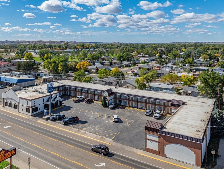 More Photos Of 1015 S Haynes Ave, Miles City Hotel For Sale