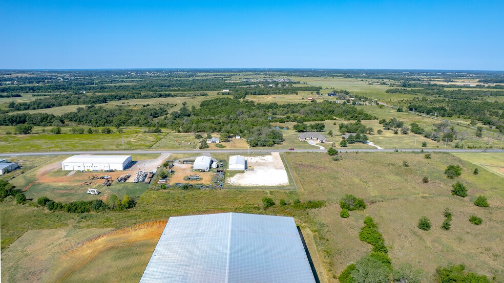 More Photos Of 7811 Kickapoo Ave, Shawnee Warehouse For Lease