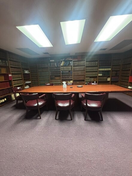 More Photos Of 608 N Wayne Rd, Westland Office For Sale