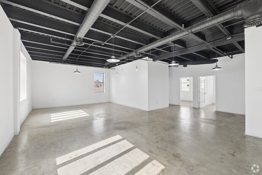 More Photos Of 420 Lincoln Rd, Miami Beach Loft Creative Space For Lease