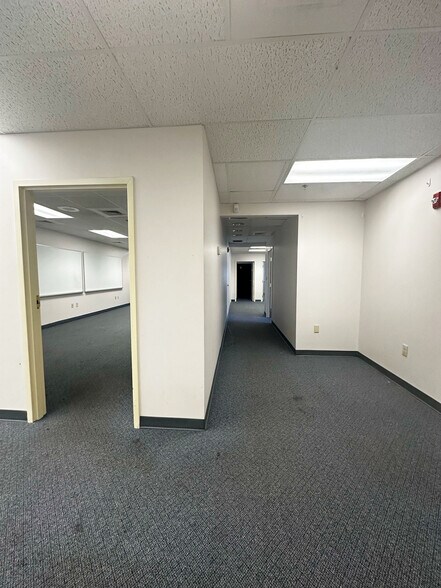 More Photos Of 693 Bloomfield Ave, Bloomfield Office For Sale