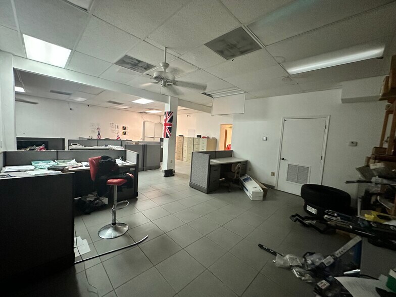 More Photos Of 2223 Pembroke Rd, Hollywood Auto Dealership For Lease