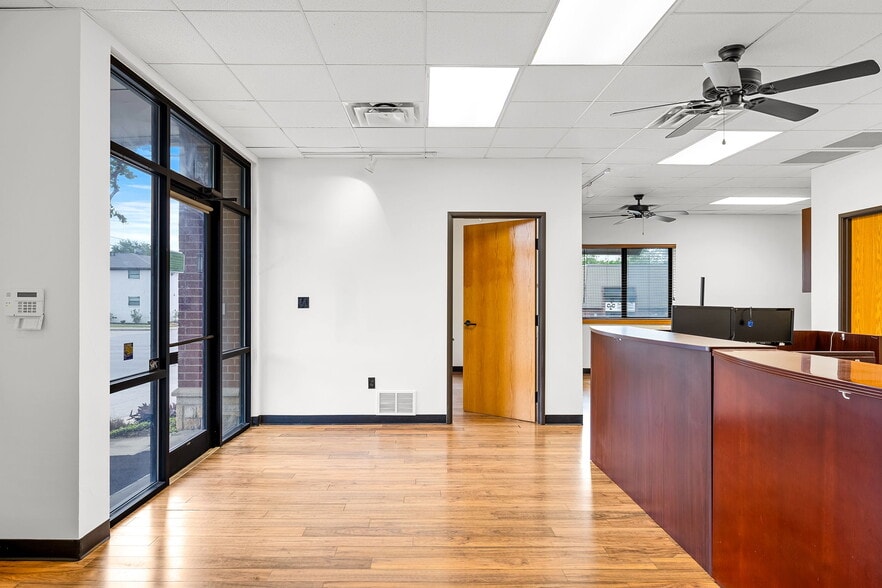 More Photos Of 1515 E Belt Line Rd, Carrollton Office Residential For Sale