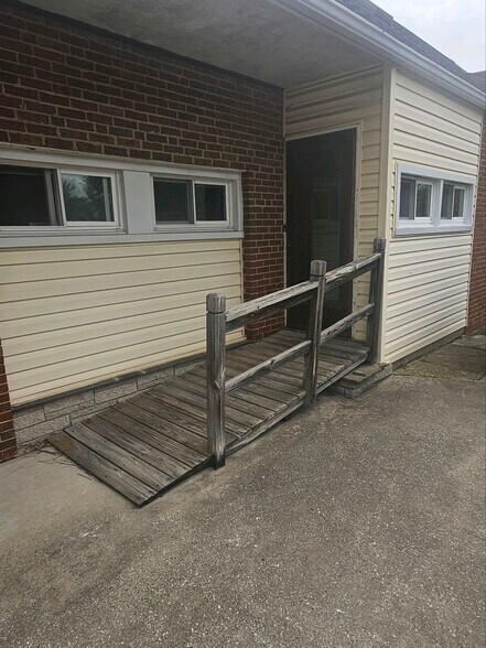 More Photos Of 7100 German Hill Rd, Baltimore Office For Lease