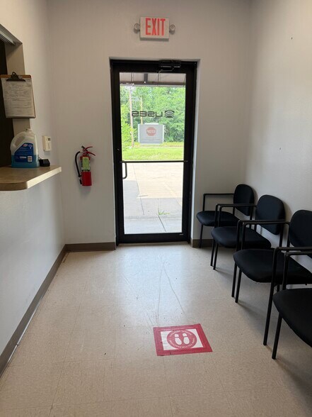 More Photos Of 9435 Saint Vincent Ave, Shreveport Distribution For Lease