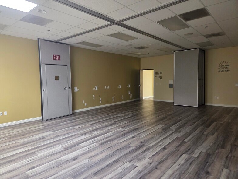 More Photos Of 28930-28988 Greenspot Rd, Highland Unknown For Lease