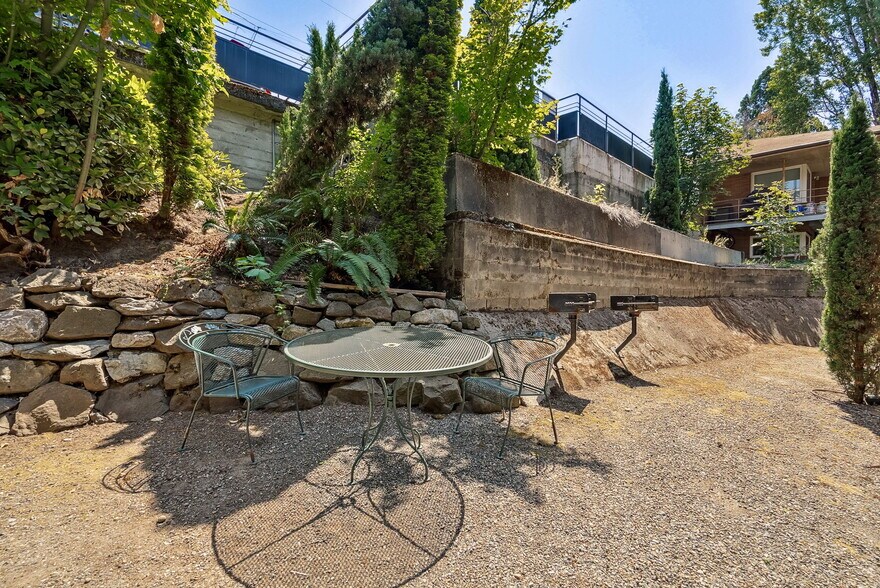 More Photos Of 2414 13th Ave S, Seattle Apartments For Sale