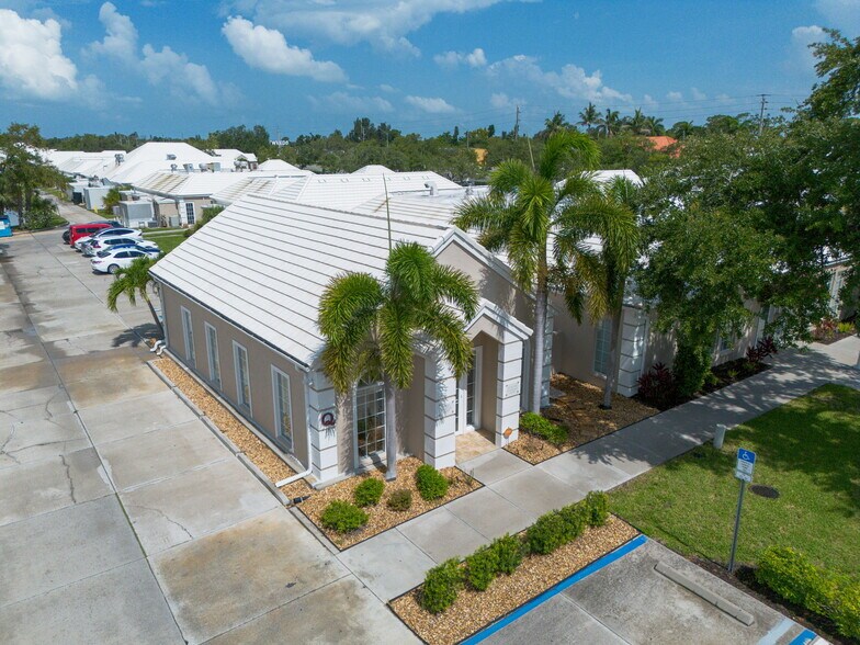 More Photos Of 3900 Clark Rd, Sarasota Medical For Lease
