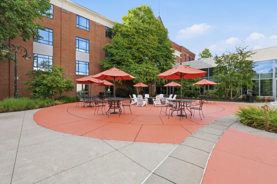 More Photos Of 14 Mechanic St, Southbridge Hotel For Sale