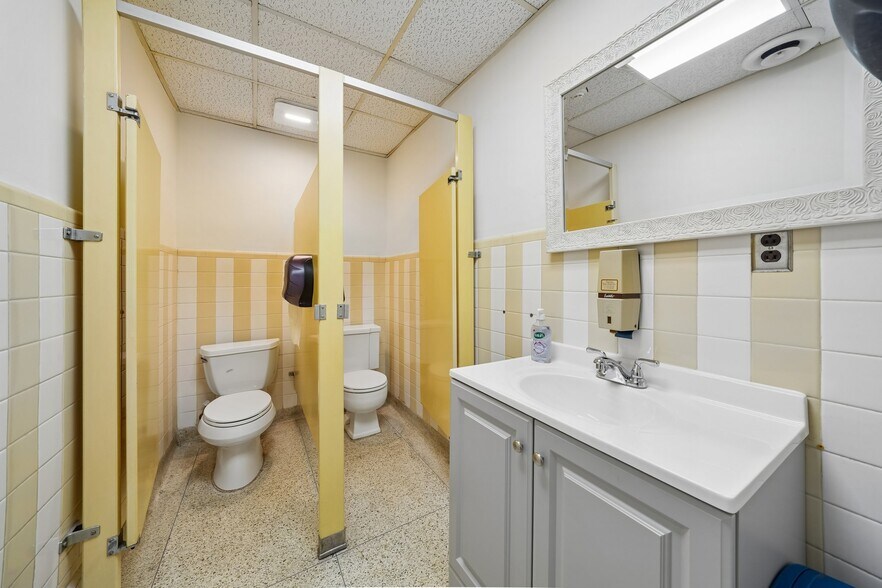 More Photos Of 616 E Palisade Ave, Englewood Cliffs Office For Sale