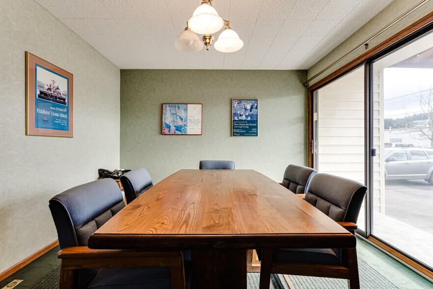 More Photos Of 1976 Garden Ave, Eugene Office For Sale