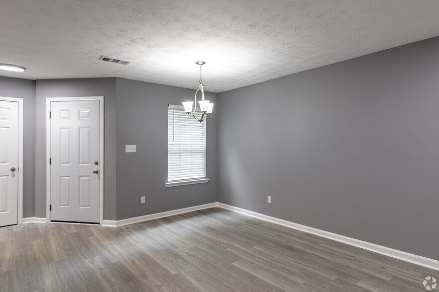 More Photos Of 563 Briar Hill Ct, Riverdale Apartments For Sale