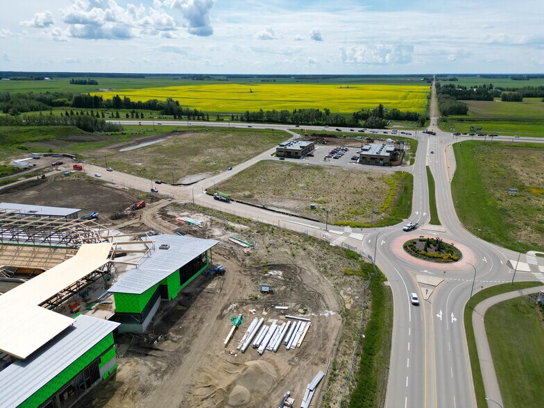 More Photos Of 3 Ballpark Way, Spruce Grove Storefront Retail Office For Lease
