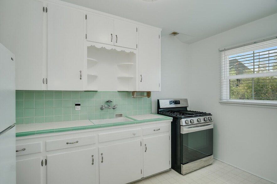 More Photos Of 5050-5070 Marlborough Dr, San Diego Apartments For Sale