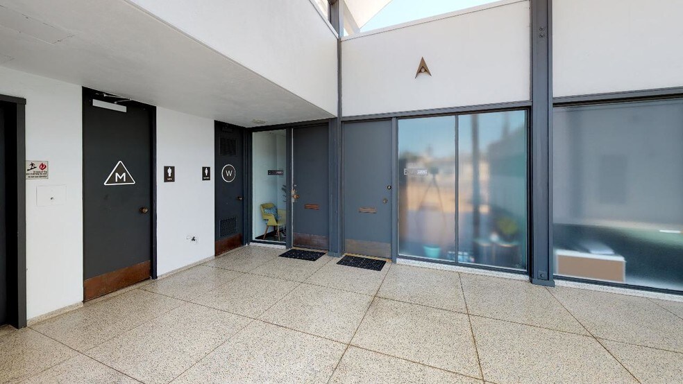 More Photos Of 3065 Rosecrans Pl, San Diego Loft Creative Space For Lease