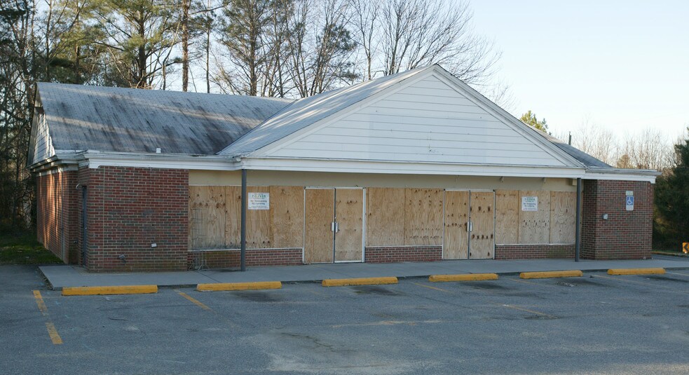 More Photos Of 9911 Three Chopt Rd, Richmond Convenience Store For Lease