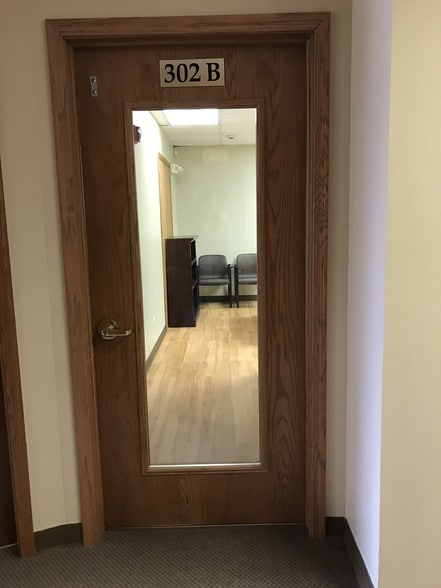 More Photos Of 5455 W Grand Ave, Gurnee Office For Lease