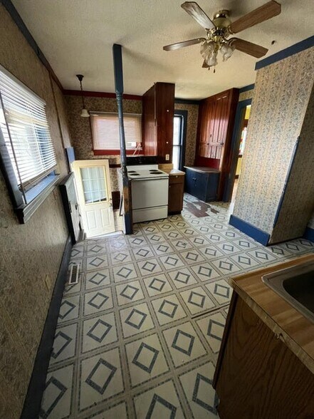 More Photos Of 203 E Delaware St, Decatur Multifamily For Sale