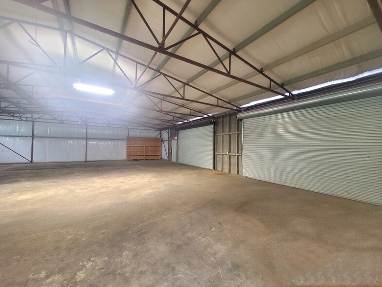 More Photos Of 11130 N Highway 75, Willis Light Distribution For Lease