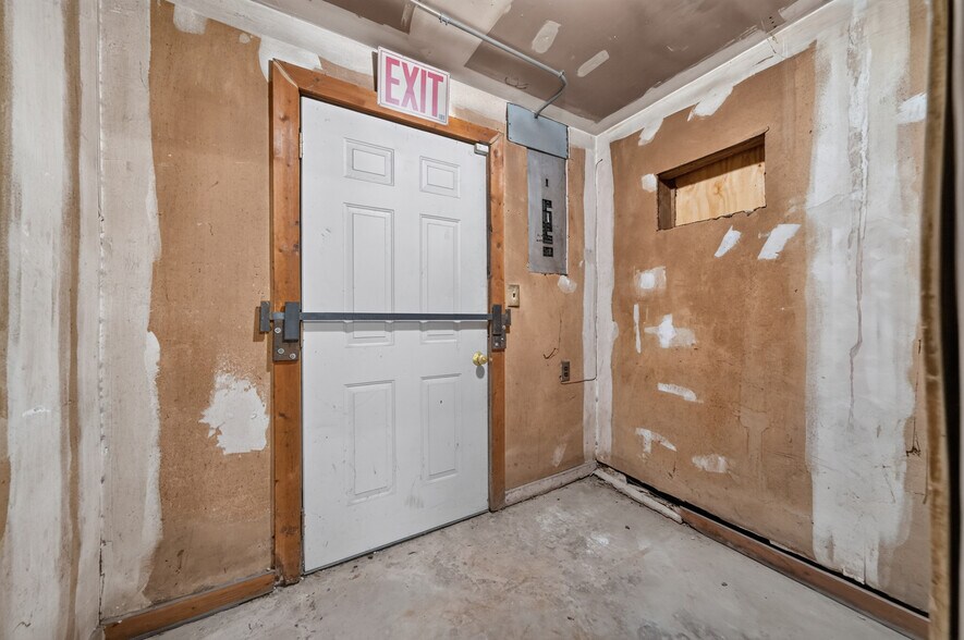 More Photos Of 409 Wagstaff Rd, Fuquay-Varina Manufacturing For Sale