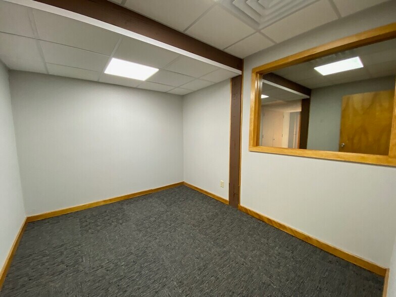 More Photos Of 14401 E 42nd St, Independence Unknown For Lease