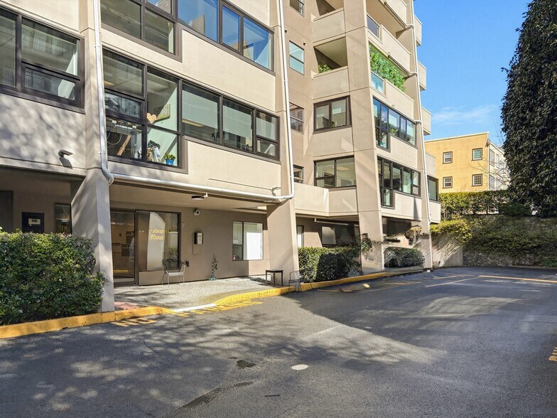 More Photos Of 821 Burdett Ave, Victoria Apartments For Sale