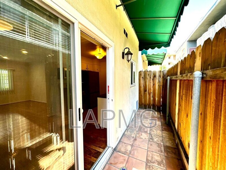 More Photos Of 8130 Norton Ave, West Hollywood Apartments For Sale