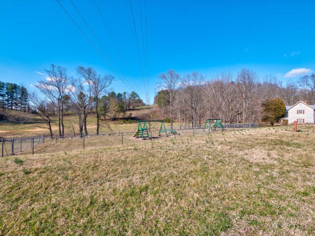 More Photos Of 1928 Loch Haven Dr, Roanoke Specialty For Sale