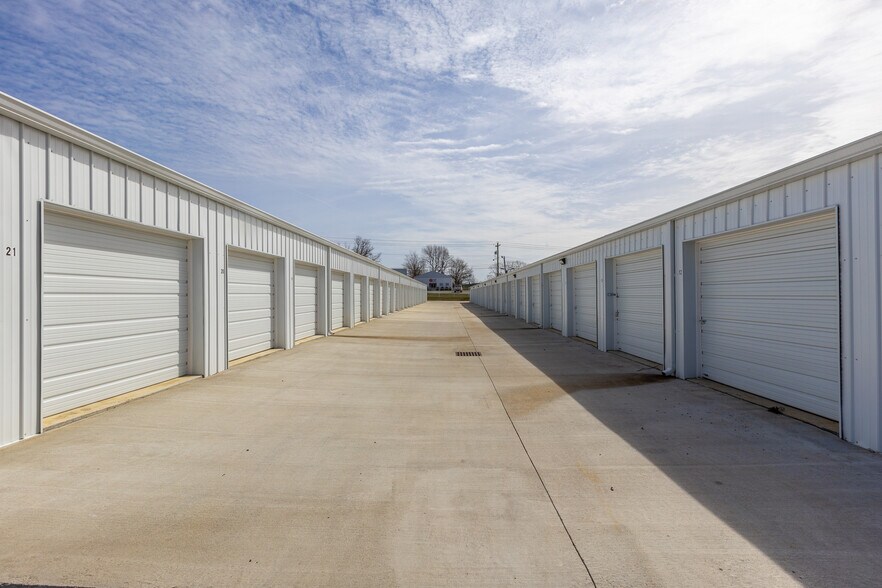 More Photos Of 665 David Ave, Danville Self Storage For Lease