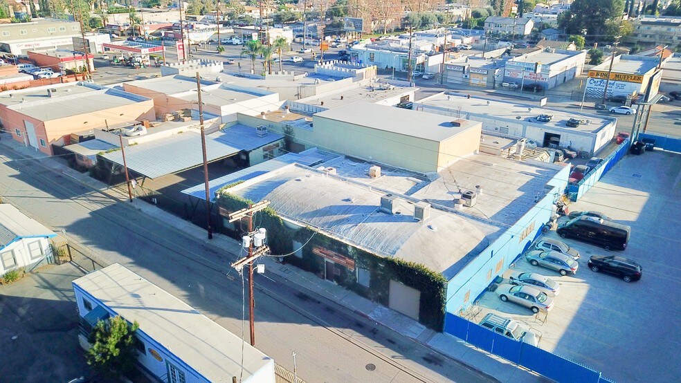 Primary Photo Of 14122 Aetna St, Van Nuys Warehouse For Lease