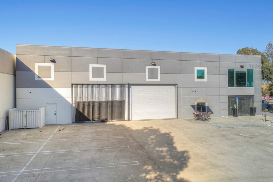 More Photos Of 1475 Long Beach Ave, Los Angeles Warehouse For Lease