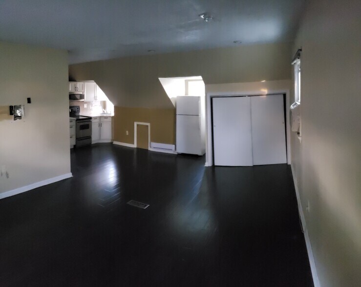 More Photos Of 1303 Veterans Hwy, Bristol Office For Sale