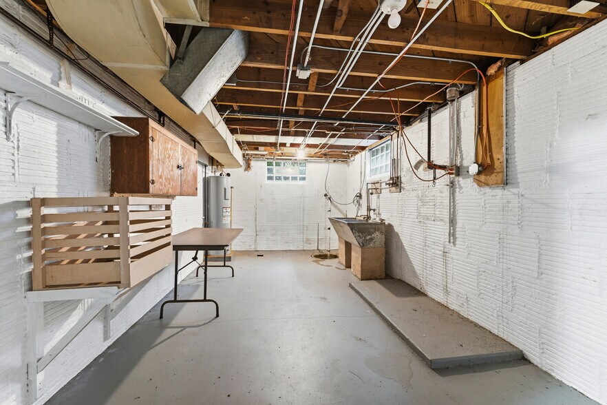 More Photos Of 201 N Cleveland Massillon Rd, Akron Office For Sale