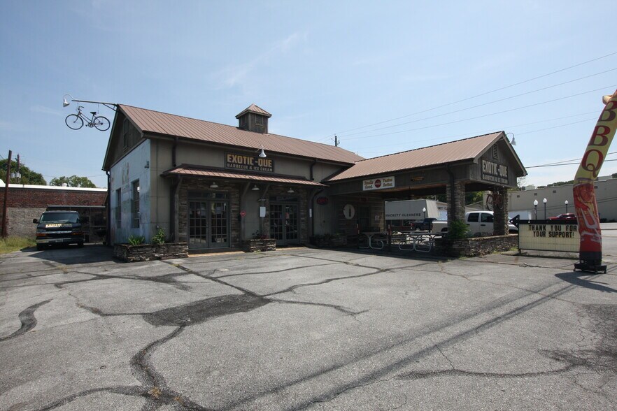 More Photos Of 103 W Elm St, Rockmart General Retail For Sale