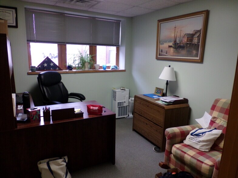More Photos Of 67 Water St, Laconia Medical For Lease